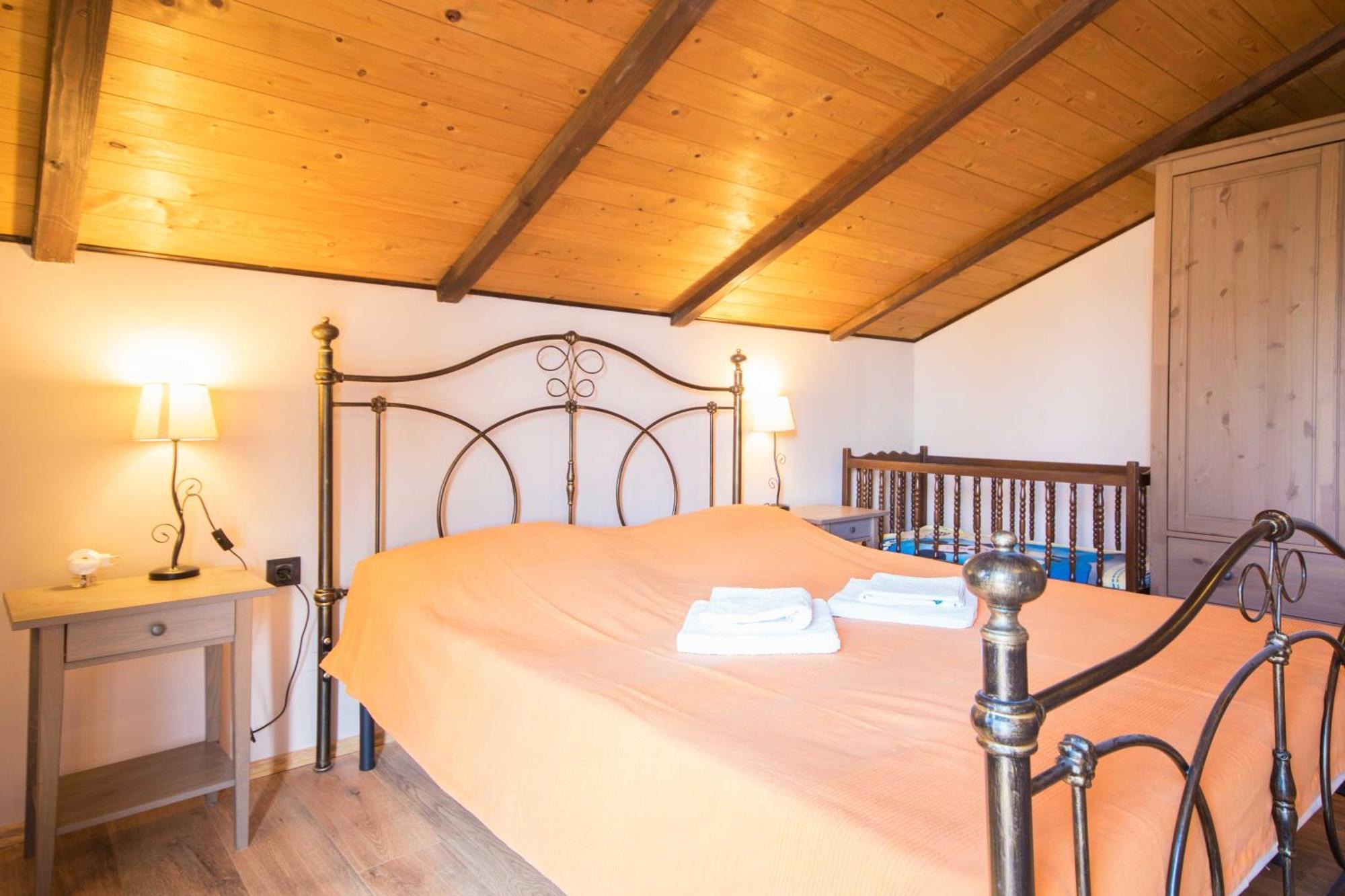 Villa Loreta, A Beautiful And Cozy Villa Minutes Away From The Sea Raša 外观 照片