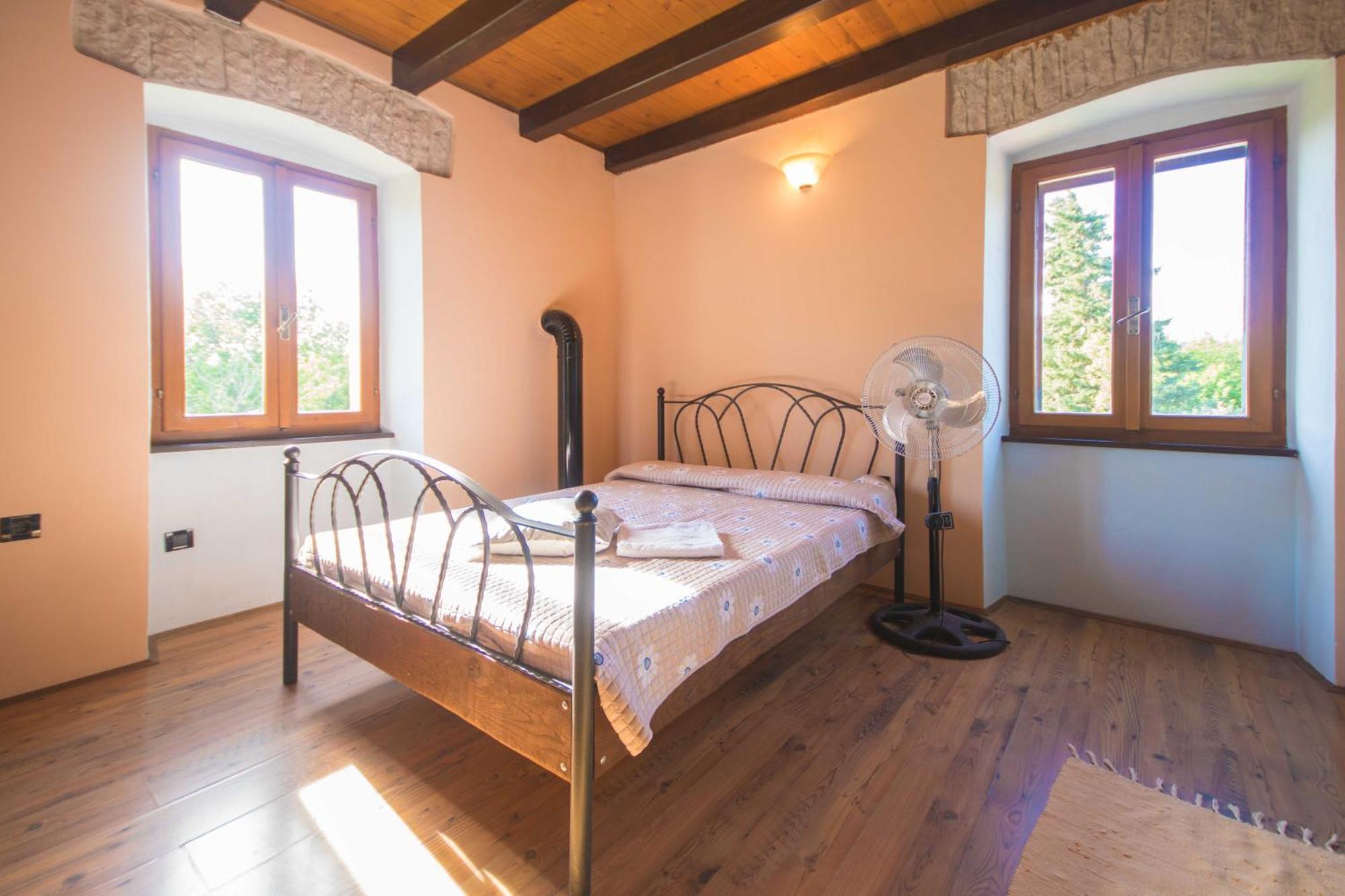 Villa Loreta, A Beautiful And Cozy Villa Minutes Away From The Sea Raša 外观 照片