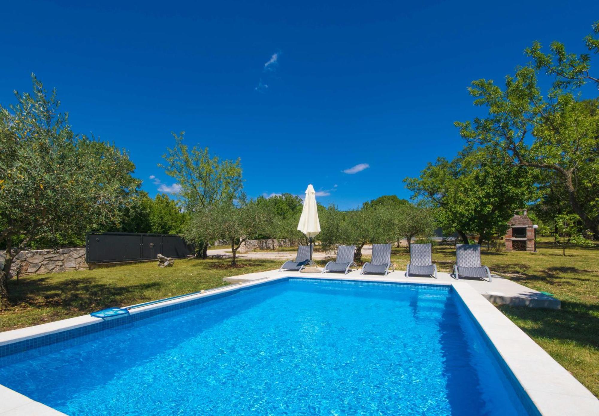 Villa Loreta, A Beautiful And Cozy Villa Minutes Away From The Sea Raša 外观 照片
